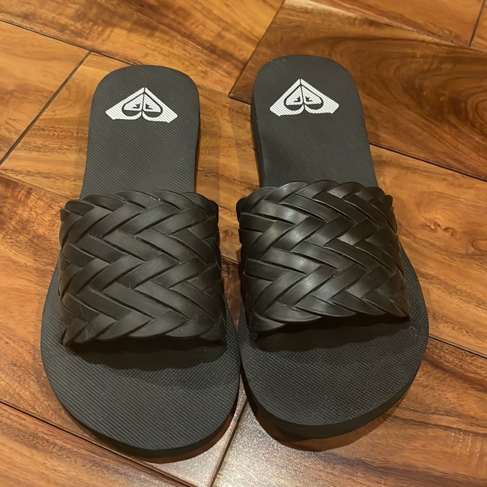 Women’s Roxy black slides, size 7 - Picture 4 of 4